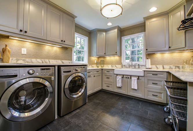 1023-S-Frankland-Rd-Tampa-FL-small-024-Laundry-Room-666x454-72dpi